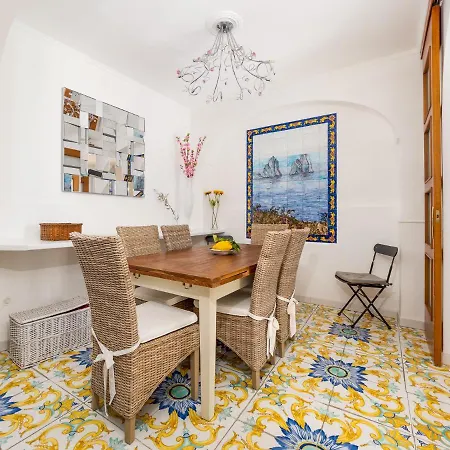 Дом отдыха Faraglioni 3 Bedrooms With Seaview
