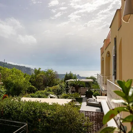 Дом отдыха Faraglioni 3 Bedrooms With Seaview Сорренто